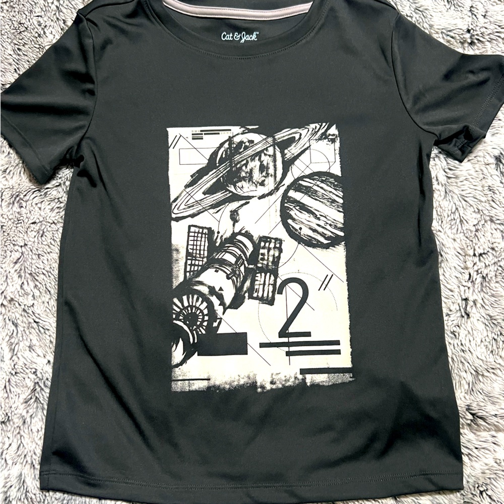 Cat & Jack Space Shirt. Boys 6/7.